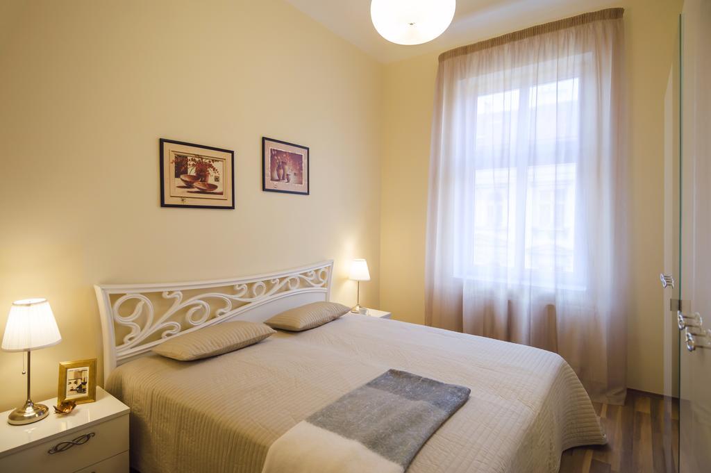 Apartment Za Poricskou Branou Prague Luaran gambar