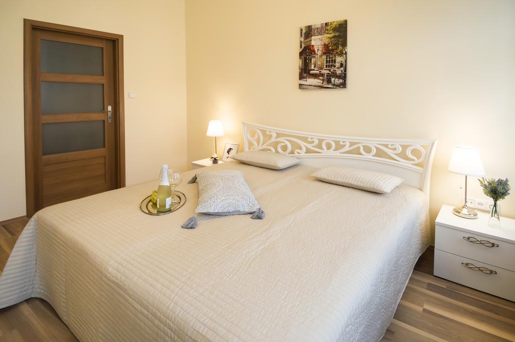 Apartment Za Poricskou Branou Prague Luaran gambar