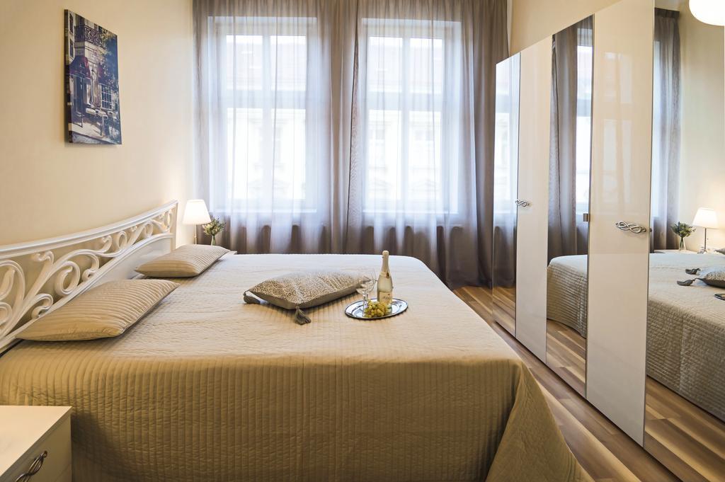 Apartment Za Poricskou Branou Prague Luaran gambar