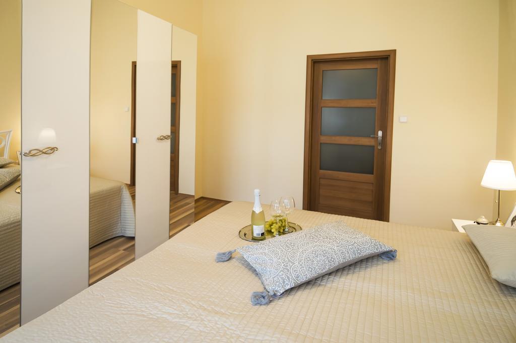Apartment Za Poricskou Branou Prague Luaran gambar